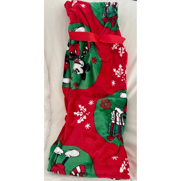 Disney Mickey Mouse RED/ GREEN Christmas Blanket - Picture 2 of 2